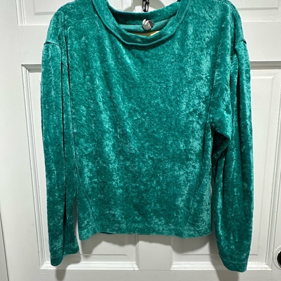 Free People We The Free Crushed Velvet Green Blouse EUC Size XS - Picture 2 of 5